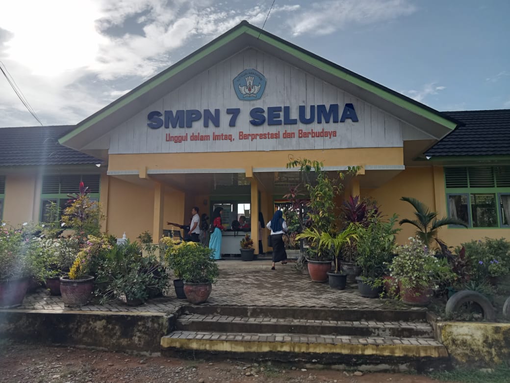 SEKOLAH